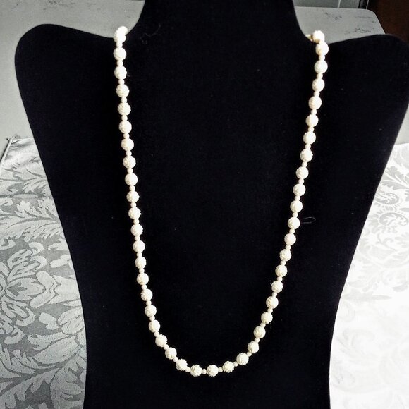 Vintage Hand-Carved Cream Flower Bead Necklace - Picture 1 of 5